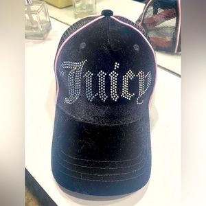 Juicy Baseball hat / Black velvet and Rhinestones.